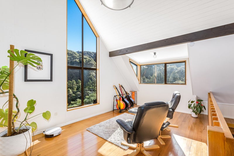 126A Cheviot Road, Lowry Bay, Lower Hutt - Carousel 2