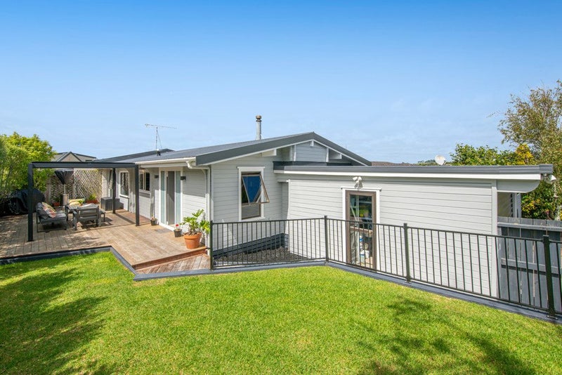 24A Fairway Avenue, Red Beach, Whangaparāoa - Carousel 2