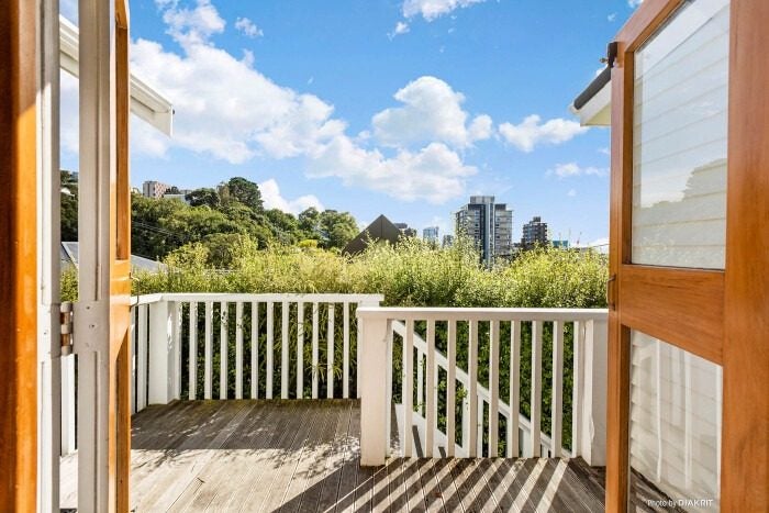 7A Boston Terrace, Aro Valley, Wellington - Carousel 10