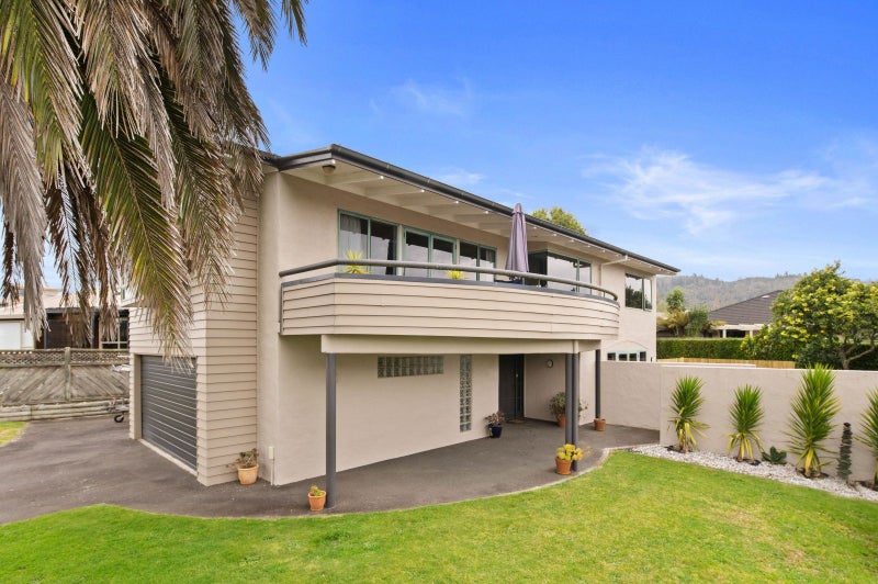 11 Thelma Place, Lynmore, Rotorua - Carousel 1