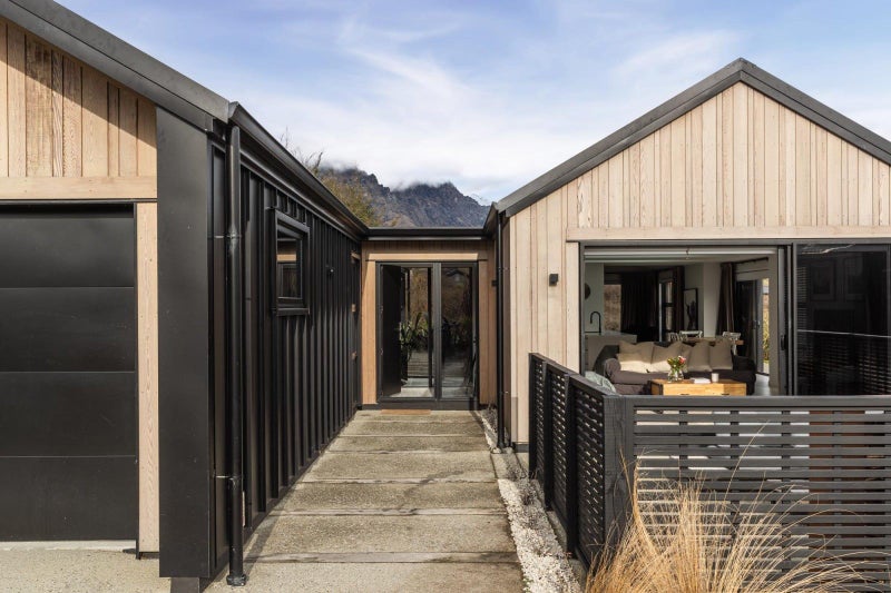 7 Kerrera Lane, Jacks Point, Queenstown - Carousel 2