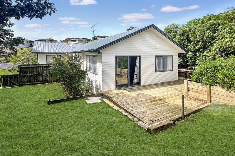 19 Lowburn Place, Clover Park, Auckland - Carousel 1