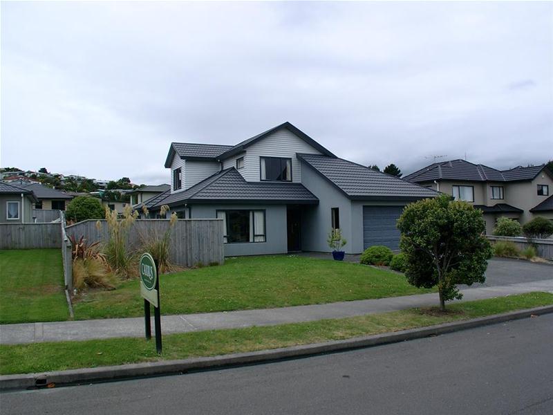 5 Routeburn Avenue, Aotea, Porirua - Carousel 1