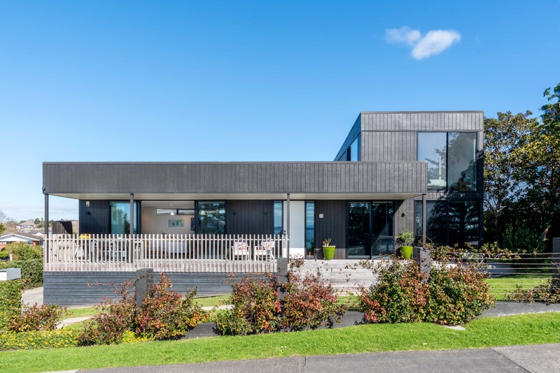 79 Marine Parade, Mellons Bay, Auckland - Carousel 1