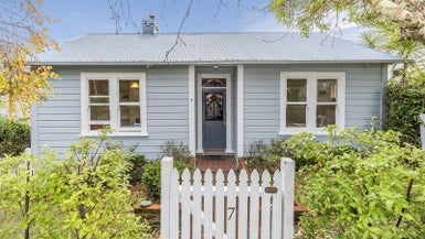 7 Retter Street, Paparangi, Wellington - Carousel 1