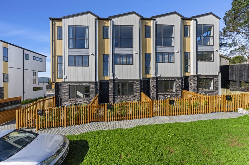 451B Don Buck Road, Massey, Auckland - Carousel 1