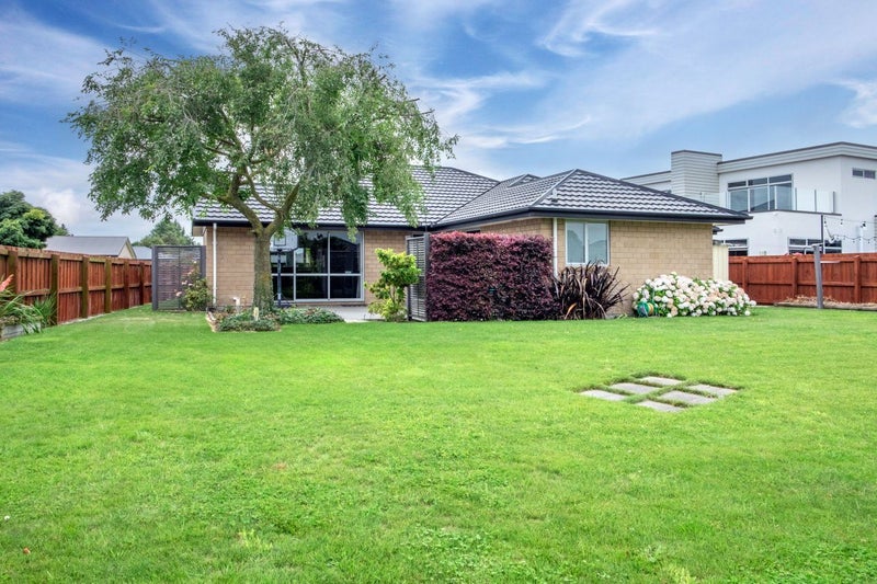 13 Orchard Grove, Netherby, Ashburton - Carousel 20