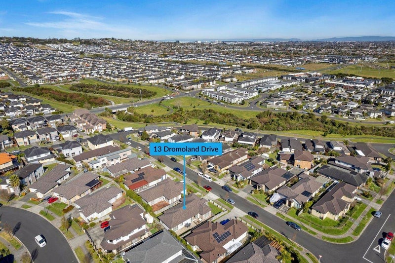 13 Dromoland Drive, Flat Bush, Auckland - Carousel 2