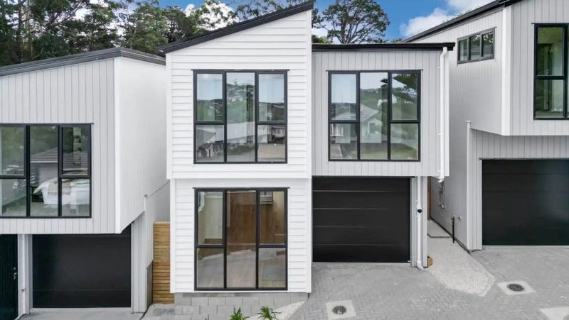 11B Trengove Place, West Harbour, Auckland - Carousel 1