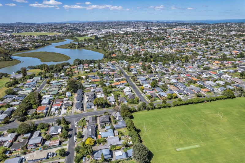 98 Archibald Road, Kelston, Auckland - Carousel 22