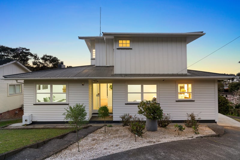 12 Weldene Avenue, Glenfield, Auckland - Carousel 1