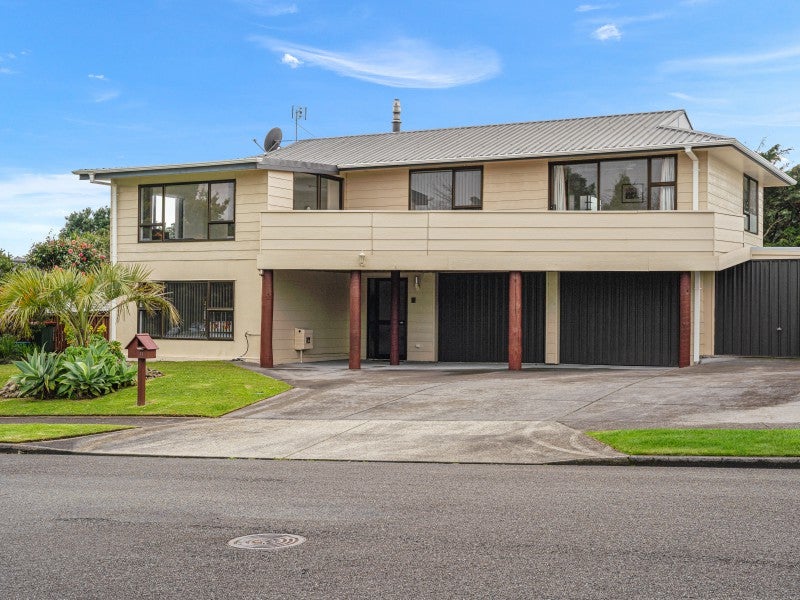 13 Winstone Place, Highlands Park, New Plymouth - Carousel 1