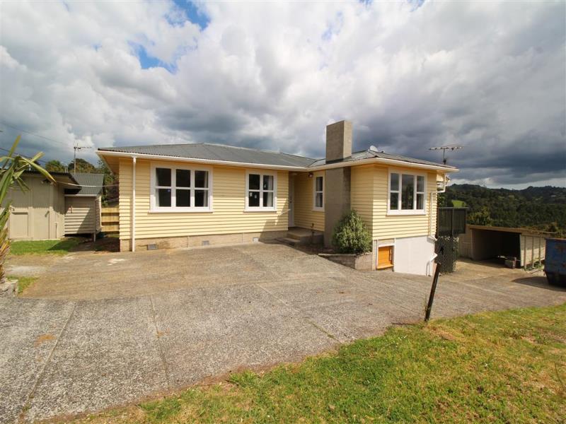 21 Phillip Avenue, Glen Eden, Auckland - Carousel 1