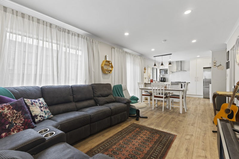 2B Wood Street, Papakura, Papakura - Carousel 2