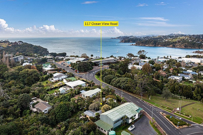 117 Ocean View Road, Oneroa, Waiheke Island - Carousel 1