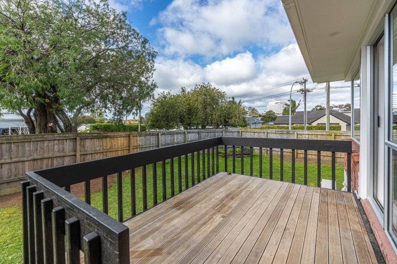 1/27 Nile Road, Milford, Auckland - Carousel 13