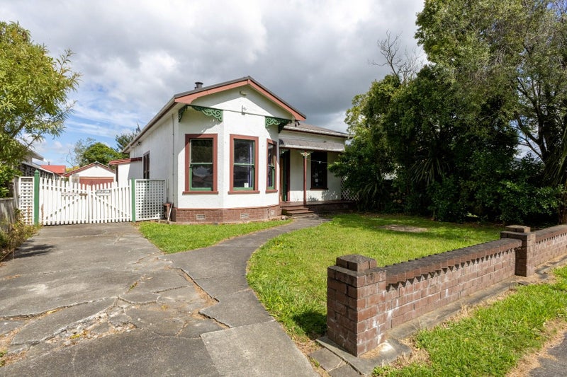 6 Worcester Street, West End, Palmerston North - Carousel 1