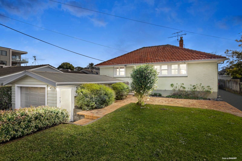 4 Raurenga Avenue, Royal Oak, Auckland - Carousel 2