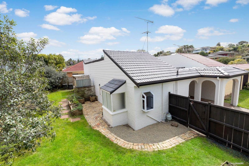 2/34 Salamanca Road, Sunnynook, Auckland - Carousel 1