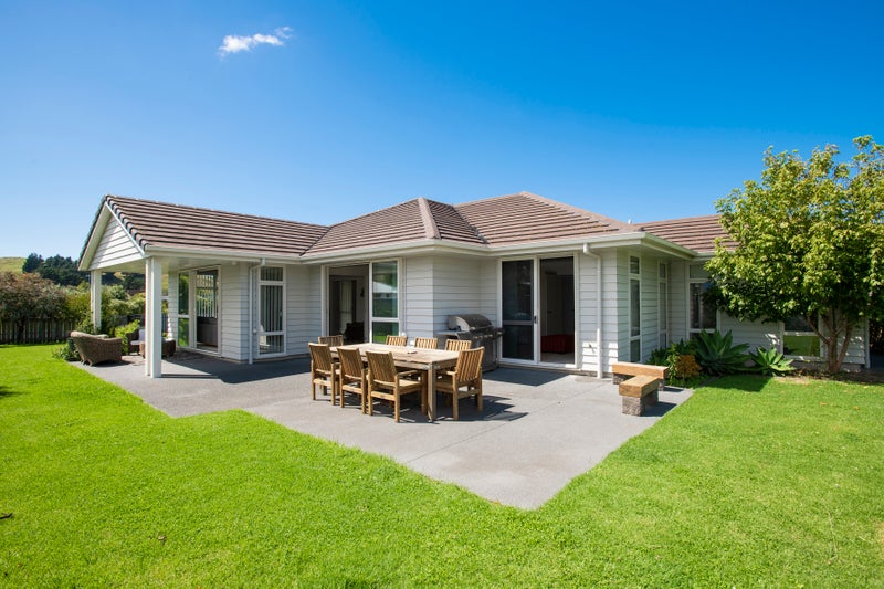 1 Hamilton Drive, Wainui, Gisborne - Carousel 2