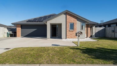 196 The Boulevard, Papamoa Beach, Papamoa - Carousel 1
