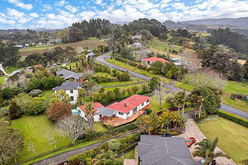 18 Christian Road, Swanson, Auckland - Carousel 1