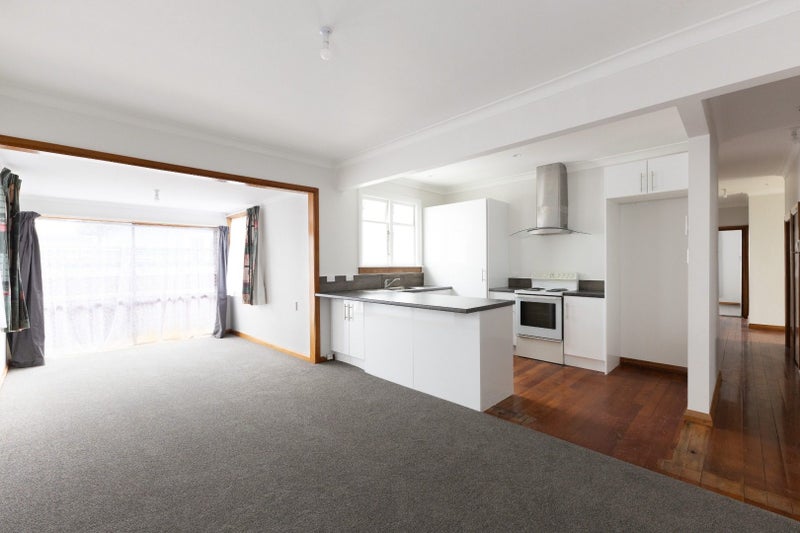 1 Liverpool Street, Takaro, Palmerston North - Carousel 2