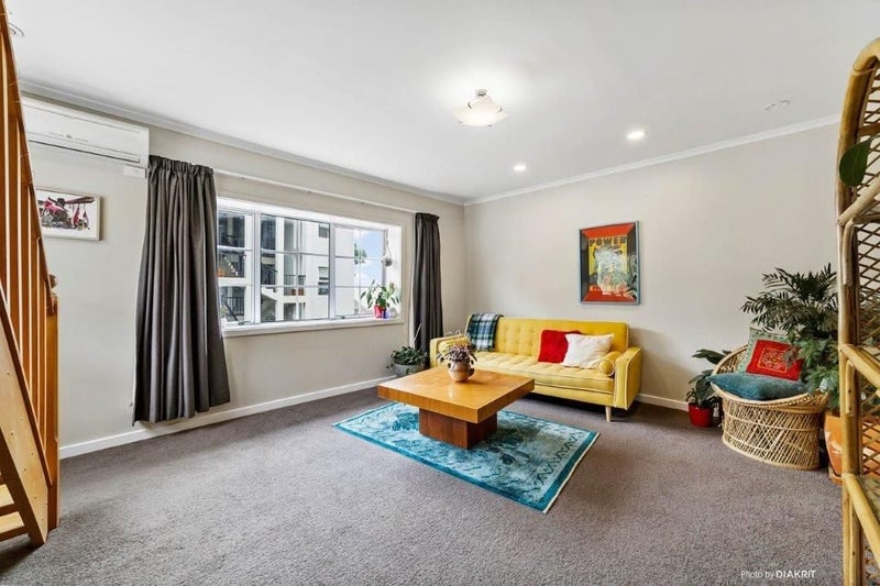 143A Ohiro Road, Brooklyn, Wellington - Carousel 2