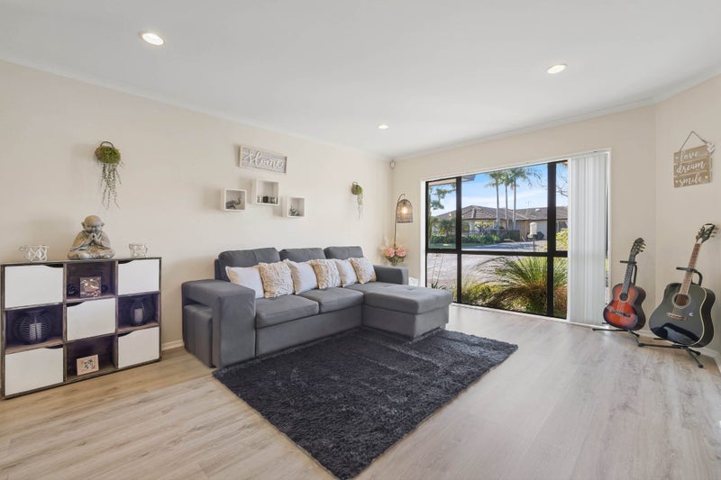 18 Brittany Drive, Henderson, Auckland - Carousel 2