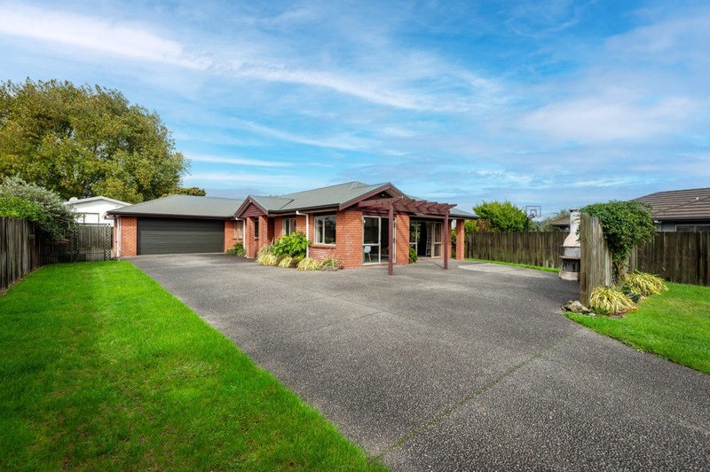 17 Courtenay Place, Owhata, Rotorua - Carousel 1