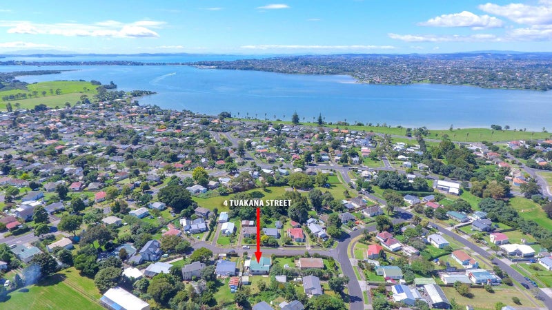 4 Tuakana Street, Point England, Auckland - Carousel 1