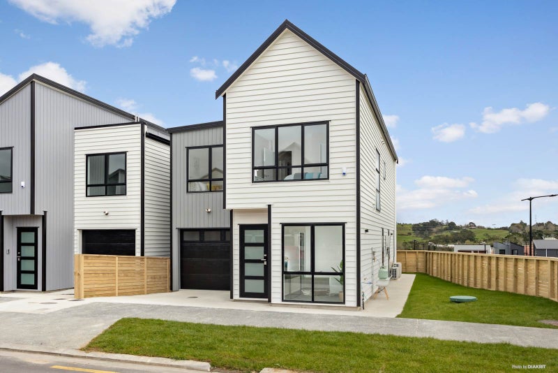 1 Houhora Street, Westgate, Auckland - Carousel 2