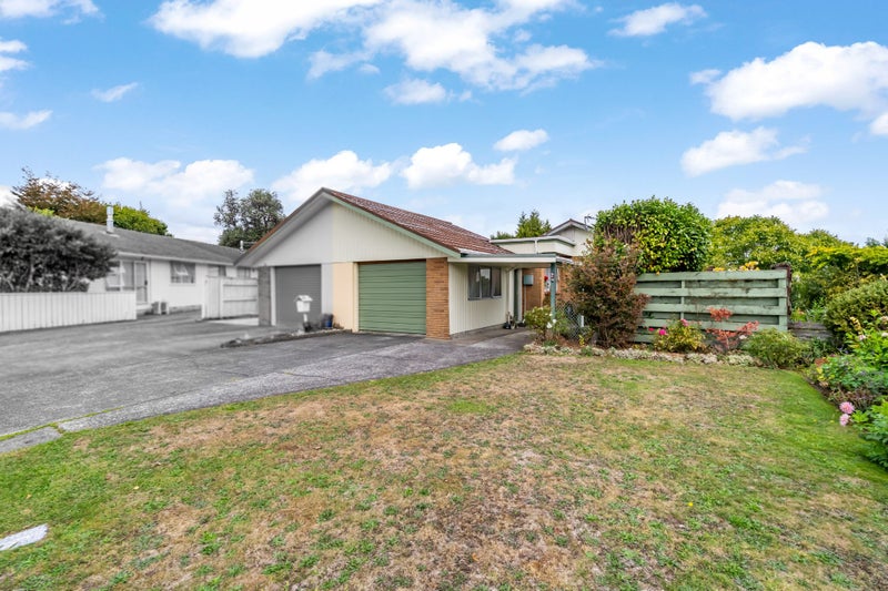 2/7 Roband Crescent, Brown Owl, Upper Hutt - Carousel 21