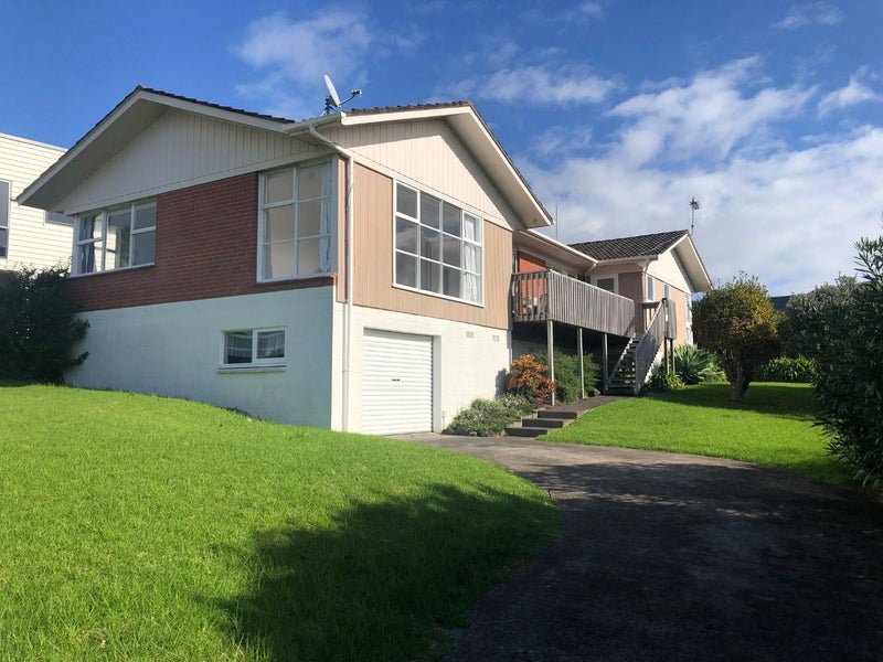 9 Markham Place, Bucklands Beach, Auckland - Carousel 1