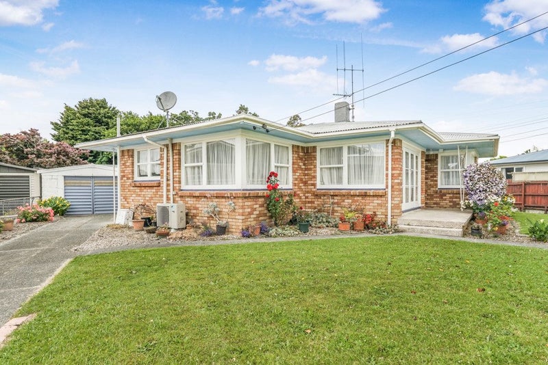 38 Southsea Crescent, Silverdale, Hamilton - Carousel 1