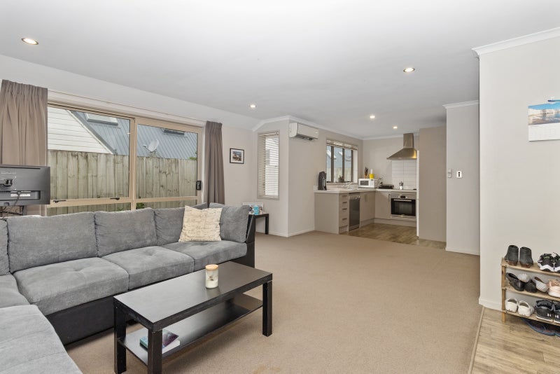 5/114 Old Farm Road, Hamilton East, Hamilton - Carousel 2