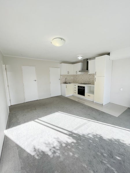 3/32 Don Croot Street, Western Springs, Auckland - Carousel 2