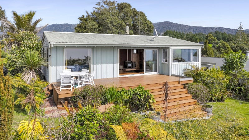 5 Bydder Terrace, Patons Rock - Carousel 1