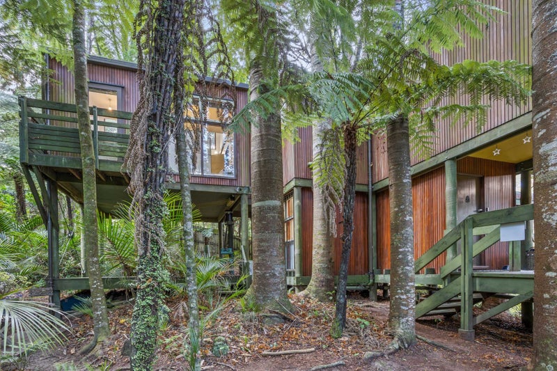 35 Sylvan Avenue, Northcote, Auckland - Carousel 1