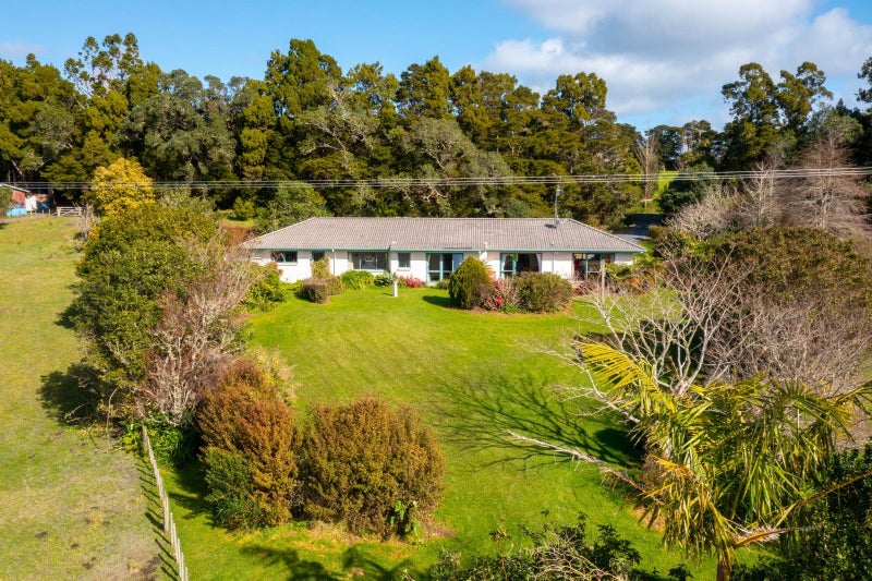 398 Owhiwa Road, Onerahi - Carousel 1