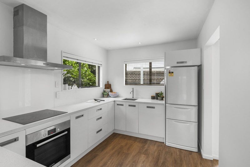 2/91 Nayland Street, Sumner, Christchurch - Carousel 2