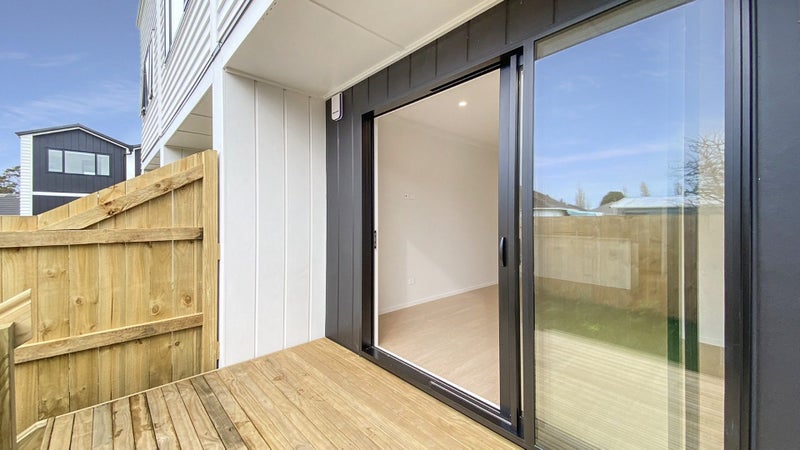 6/13 Mareth Street, Panmure, Auckland - Carousel 2