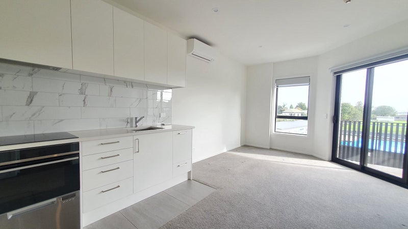 109/1B Oakley Avenue, Waterview, Auckland - Carousel 2