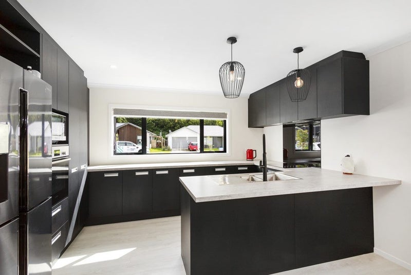 10 Te Awa Rere Grove, Stokes Valley, Lower Hutt - Carousel 2