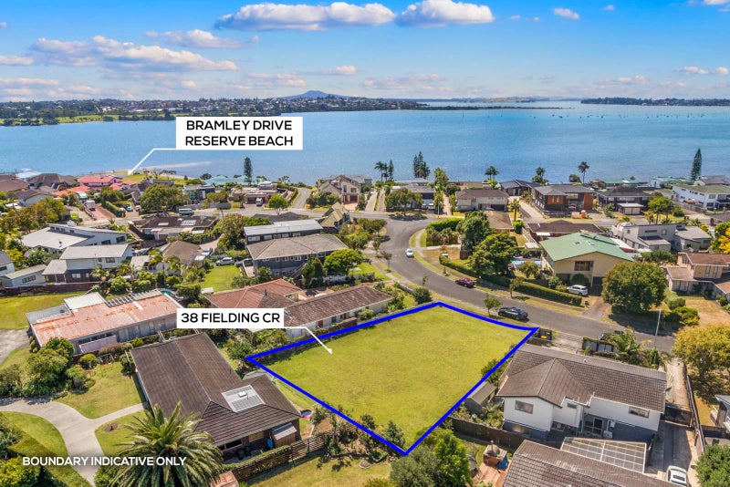 38 Fielding Crescent, Farm Cove, Auckland - Carousel 1