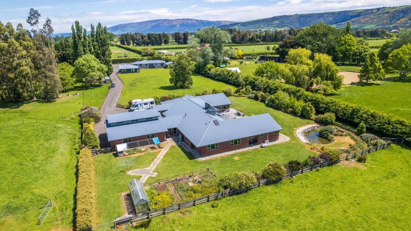 352 Gordon Road, Mosgiel - Carousel 1