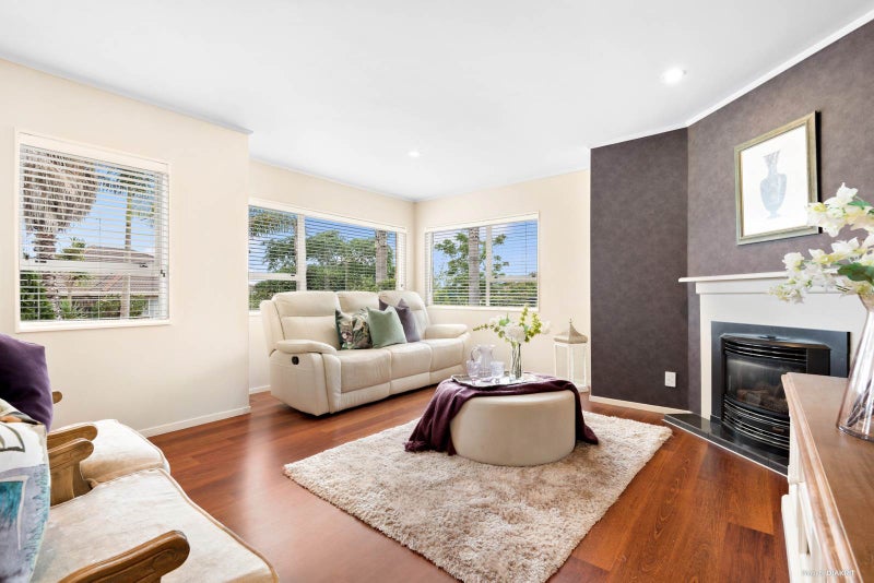 12 Pajaro Place, Golflands, Auckland - Carousel 2