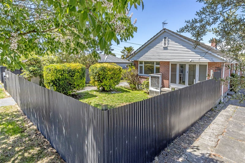 1/12 Roslyn Avenue, Mairehau, Christchurch - Carousel 1