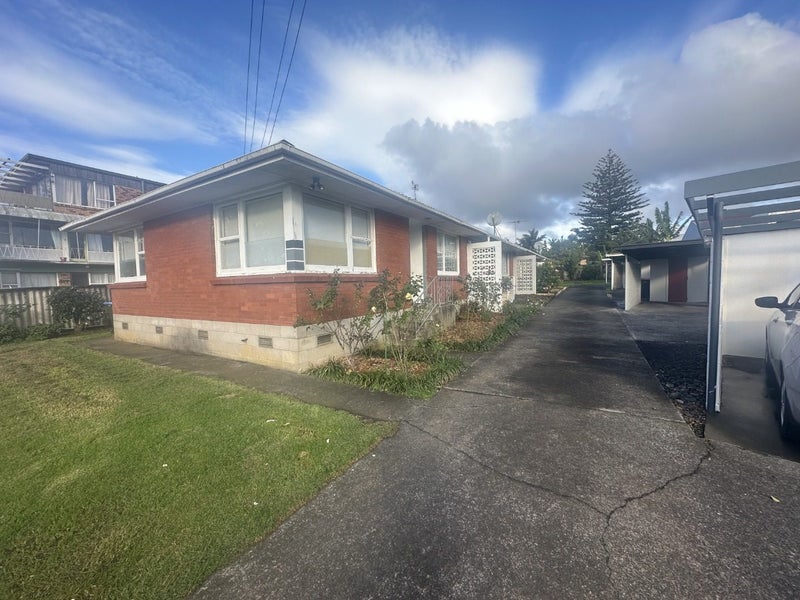 2/25 Avenue Road, Otahuhu, Auckland - Carousel 1