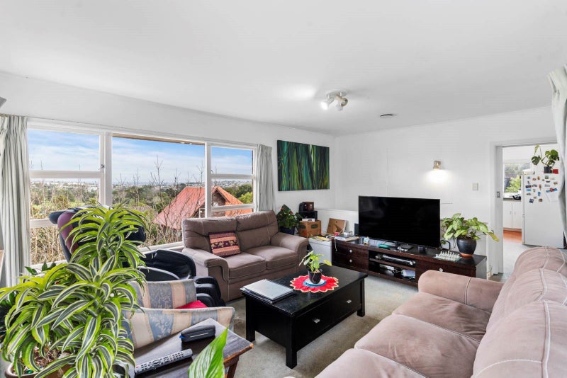 4 Noel Place, Mount Roskill, Auckland - Carousel 2